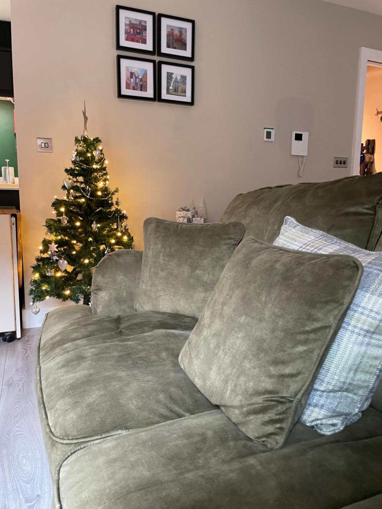 York Staycation With Free Parking Экстерьер фото
